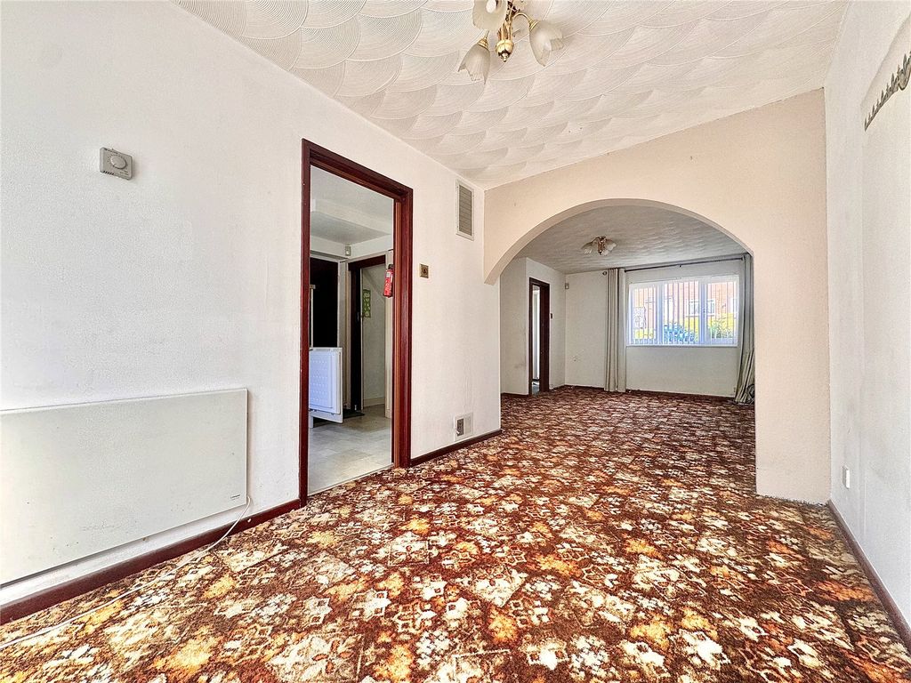 Property photo 2 of 12 Picture No. 10