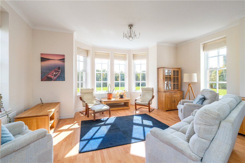 Property photo 2 of 16 Light & Spacious