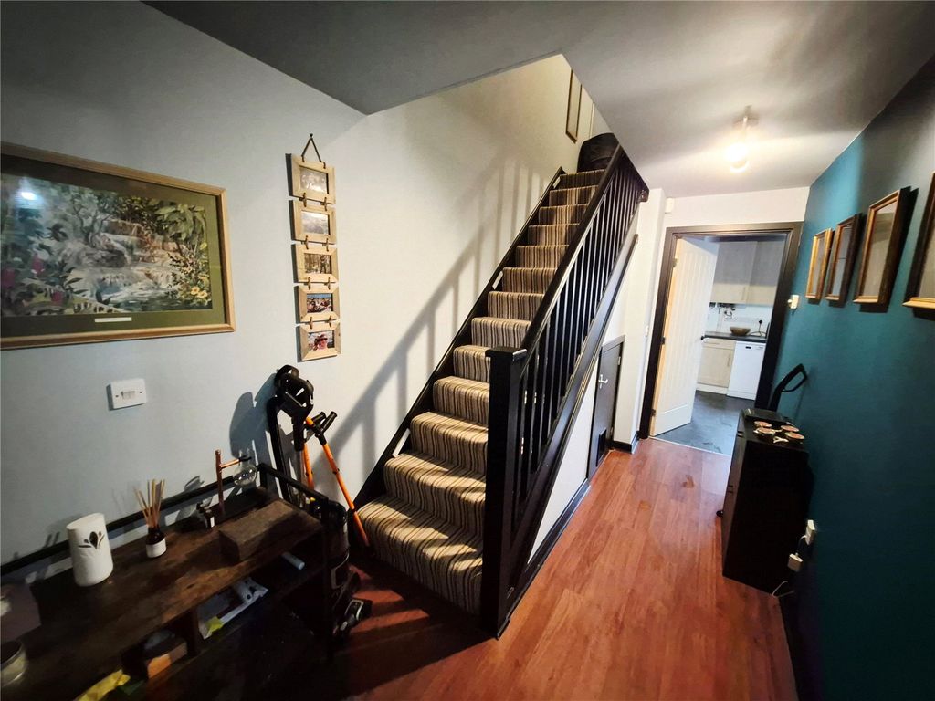 Property photo 3 of 16 Picture No. 11