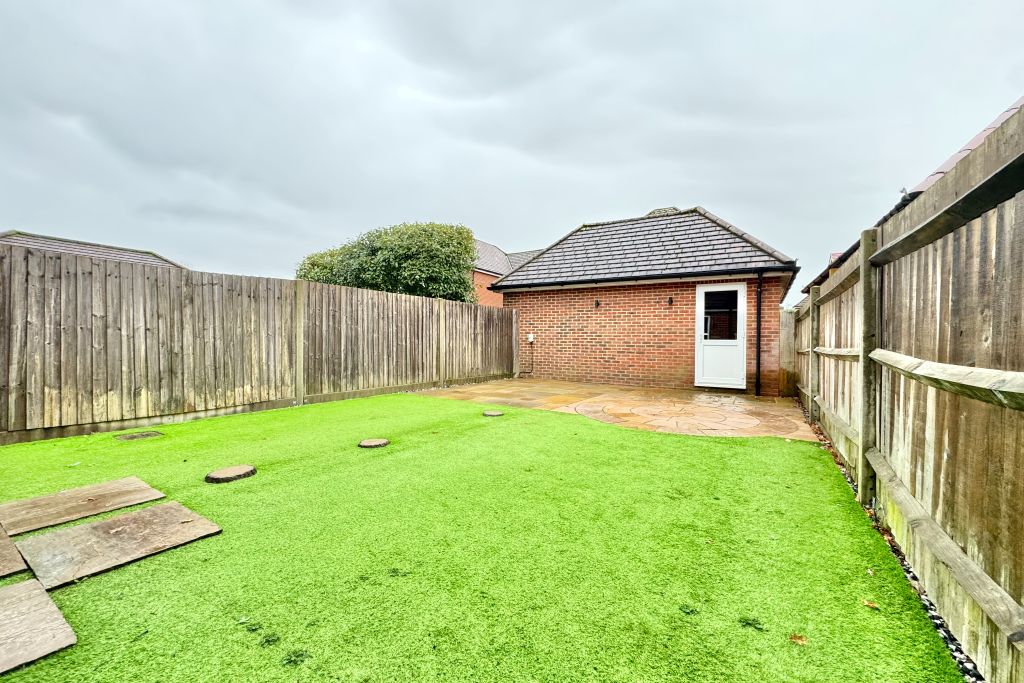 Property photo 2 of 17 Garden