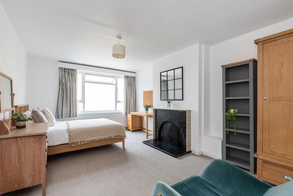 Property photo 3 of 13 45 St James's Park, Bath BA1 2Sx-4.Jpg