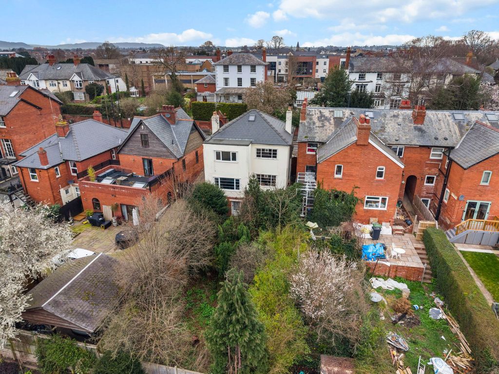 Property photo 3 of 13