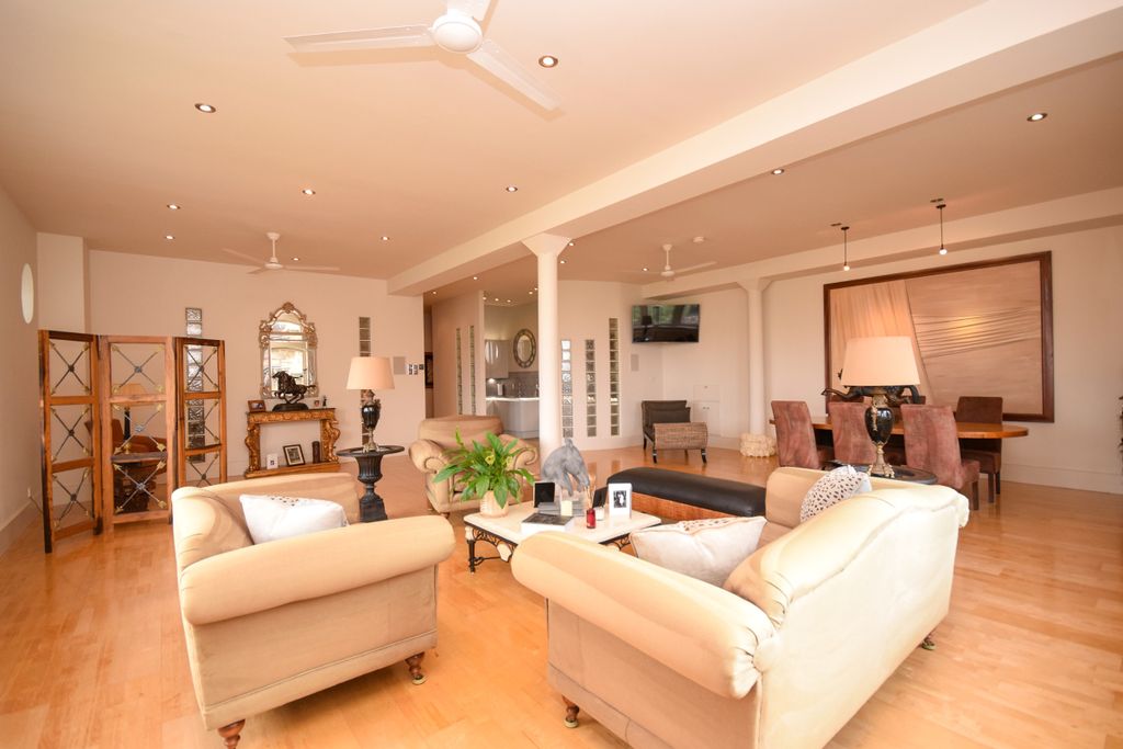 Property photo 3 of 18