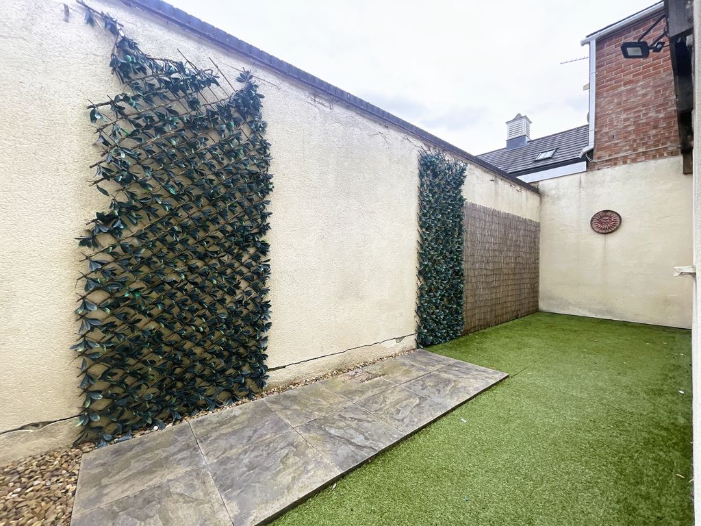 Property photo 2 of 6