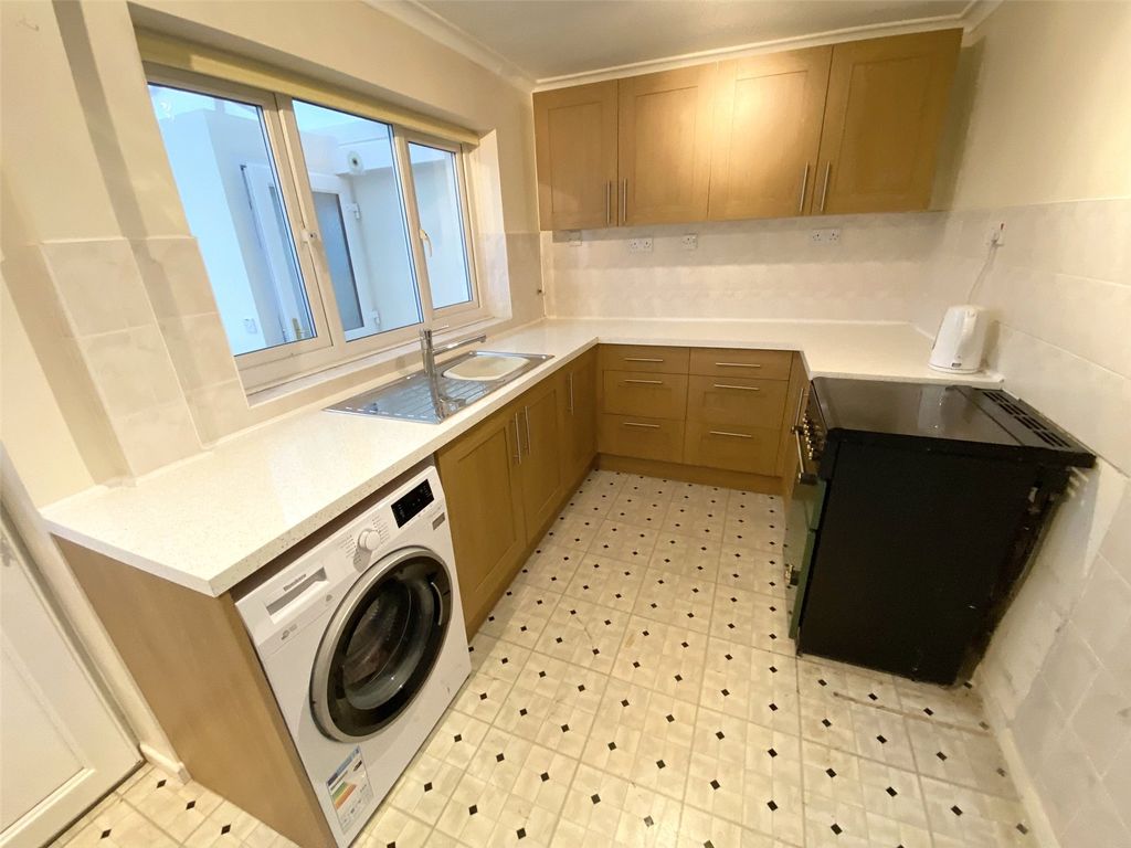 Property photo 2 of 20 Picture No. 16