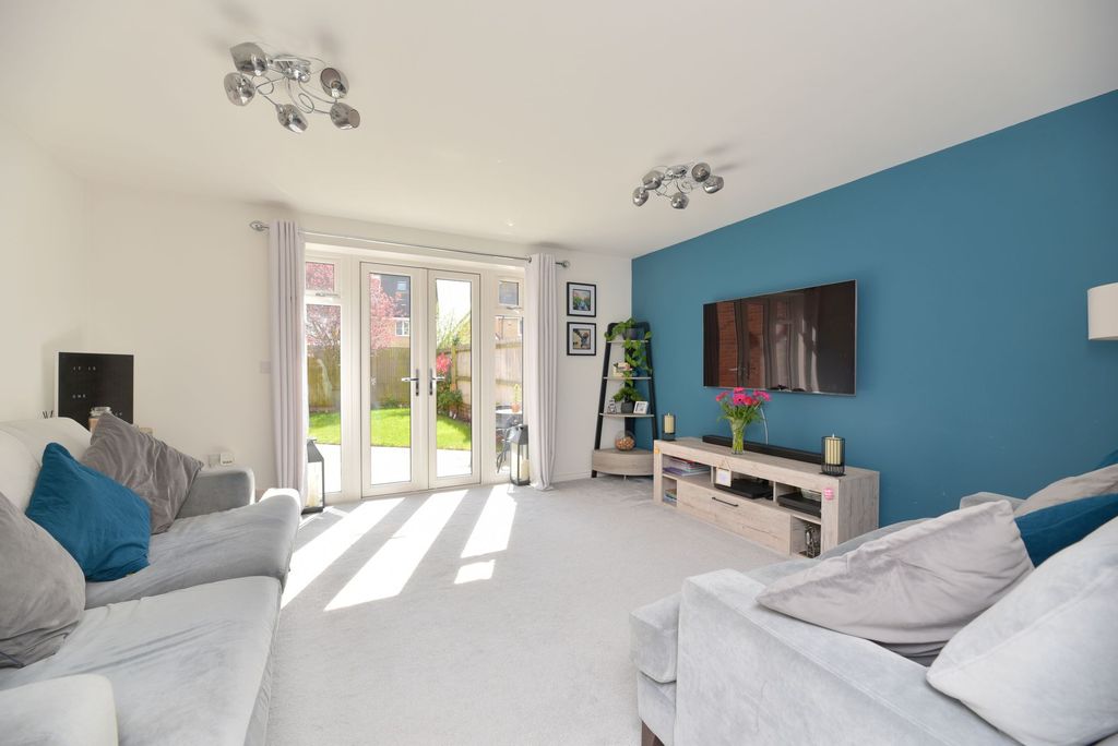 Property photo 2 of 23