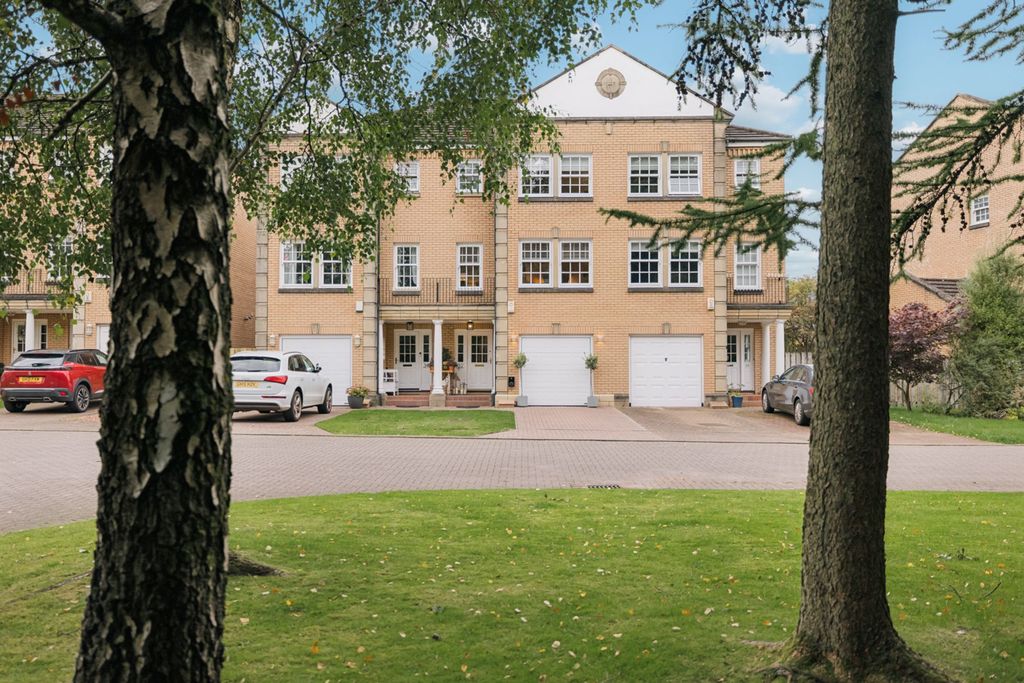 Property photo 1 of 50