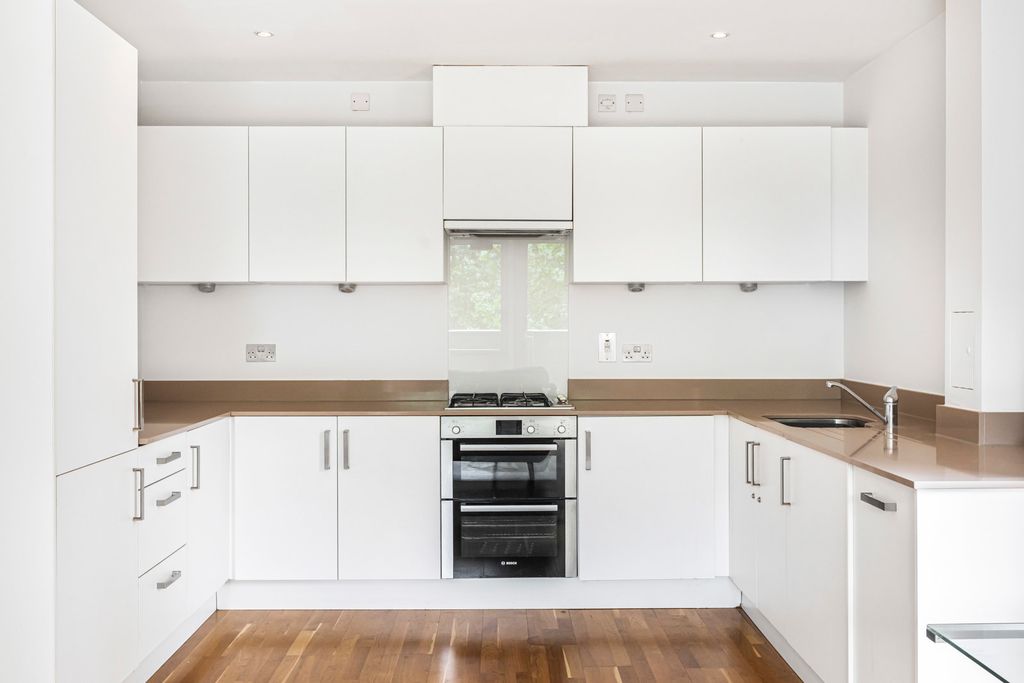 Property photo 2 of 20 Kitchen