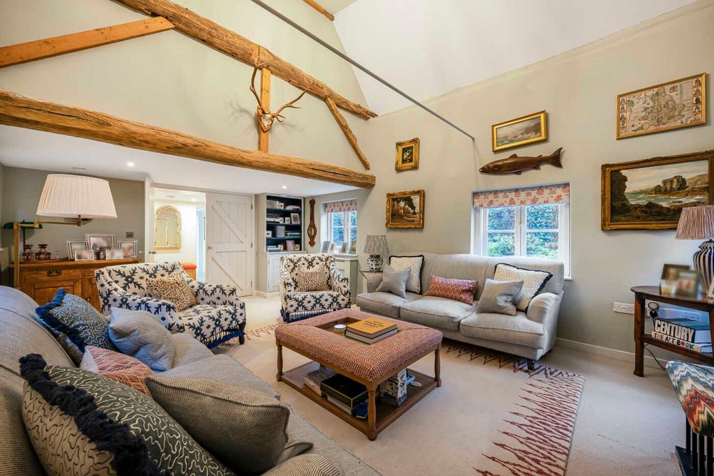 Property photo 3 of 25