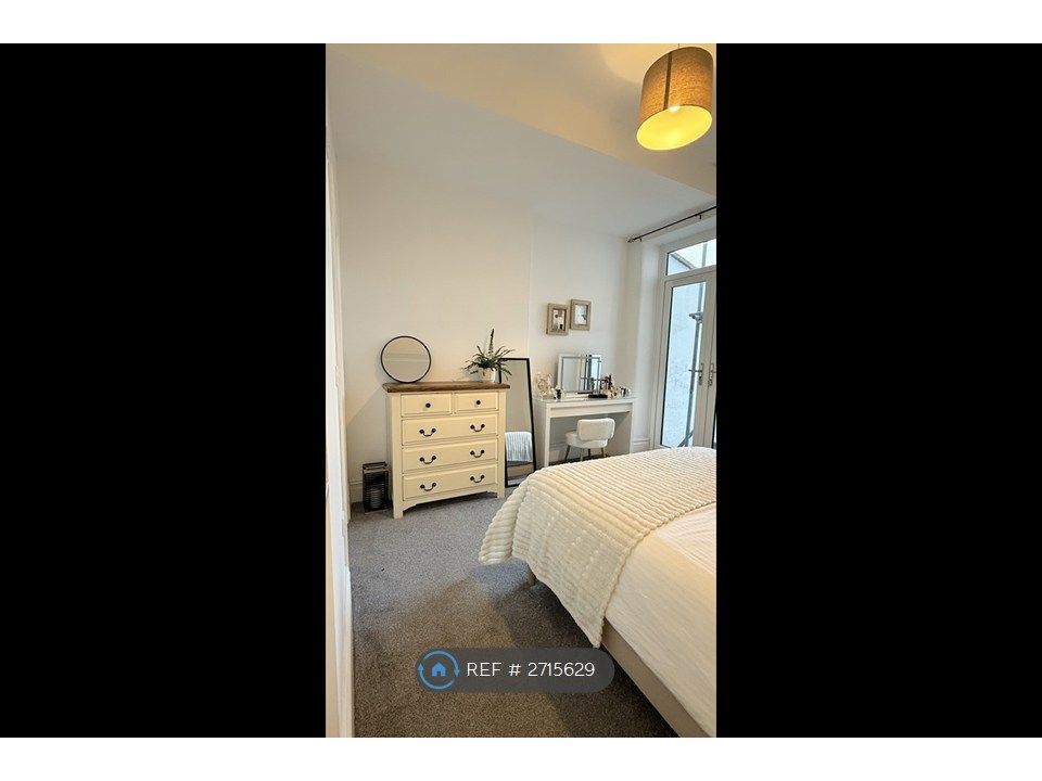 Property photo 2 of 14 Bedroom