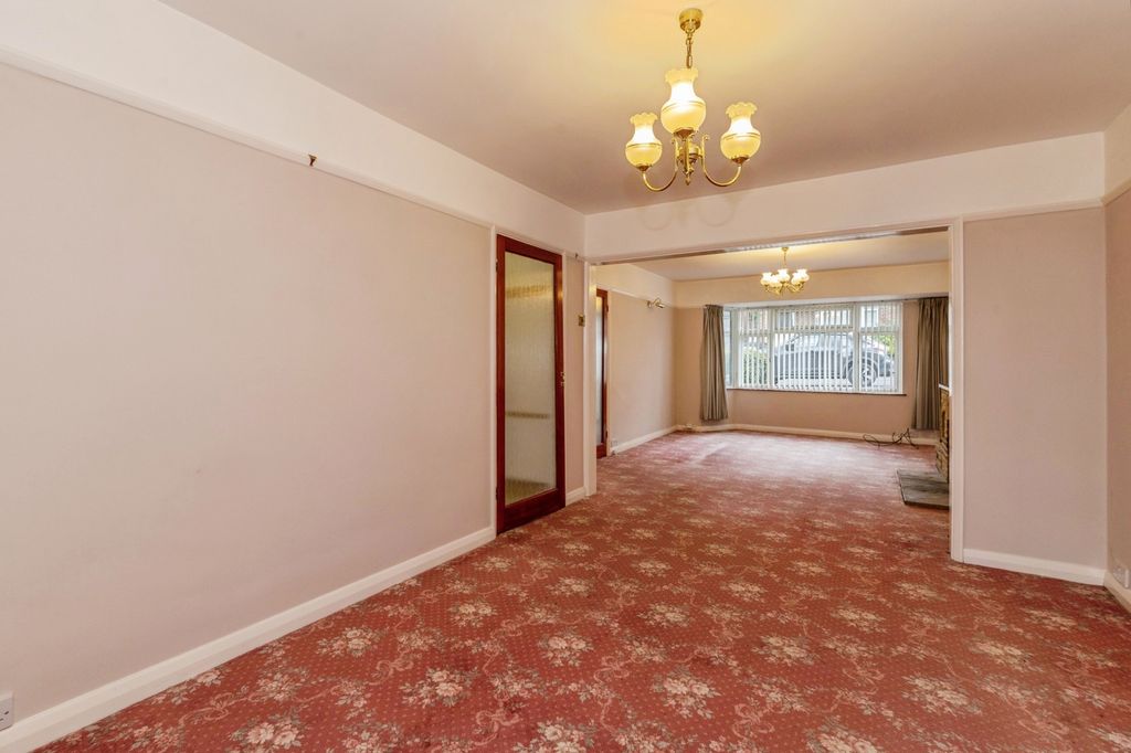 Property photo 3 of 18 Lounge Diner