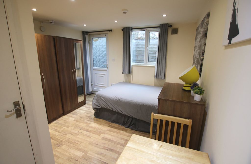 Property photo 2 of 4