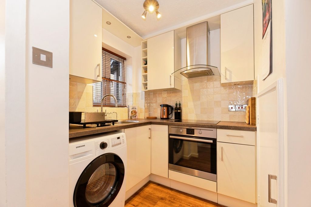 Property photo 3 of 12 Pbox-Img.Jpg