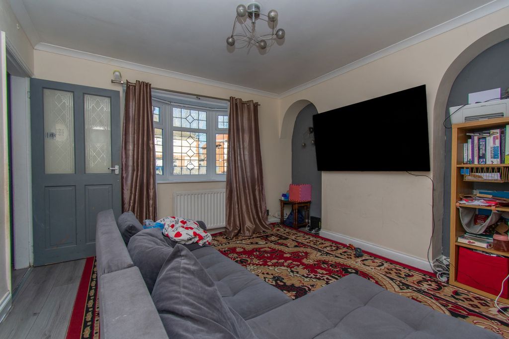 Property photo 3 of 14