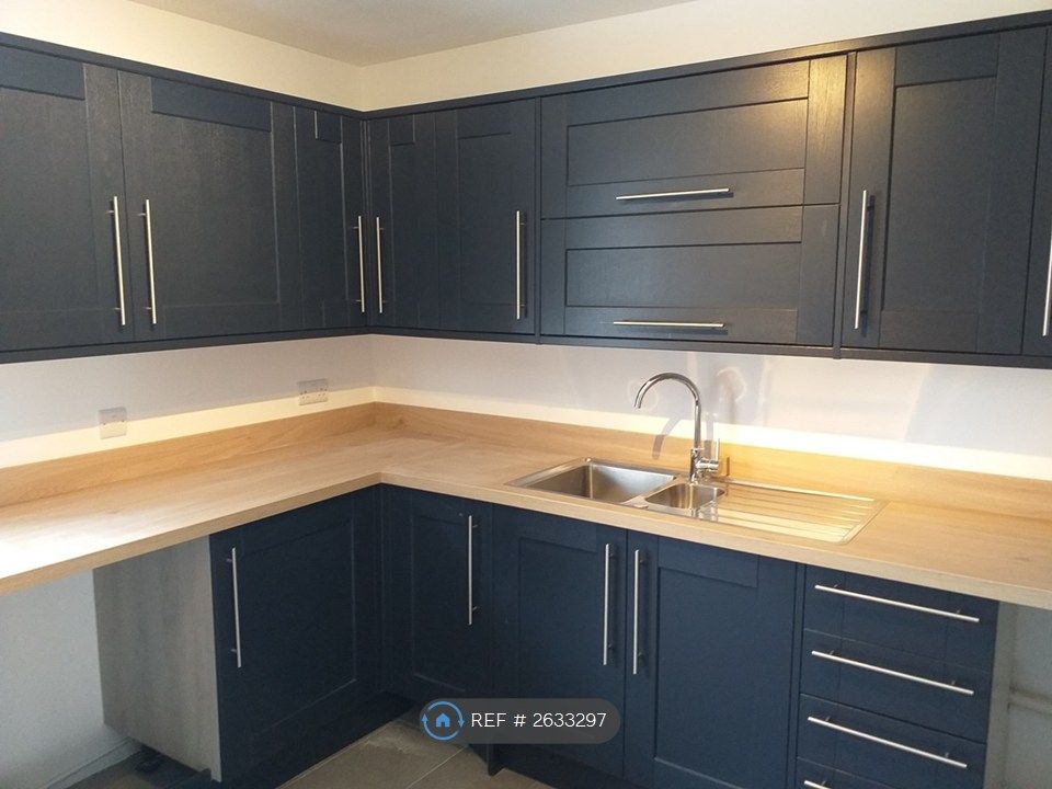 Property photo 3 of 13 Kitchen