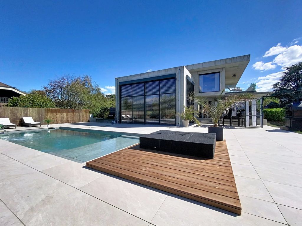 Property photo 1 of 19 Thonon-Les-Bains - Contemporary Villa - Lake View - 4 Bedrooms