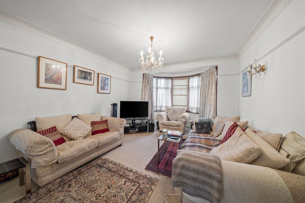 Property photo 3 of 13