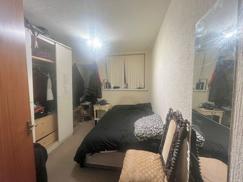 Property photo 3 of 5 Bedroom