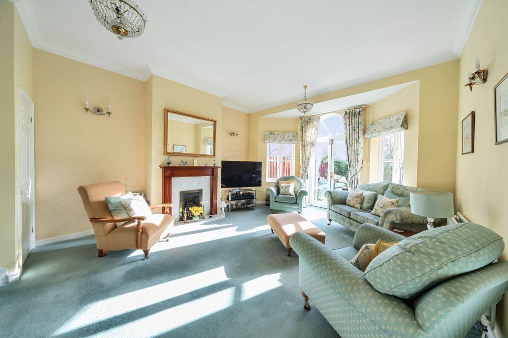 Property photo 2 of 11