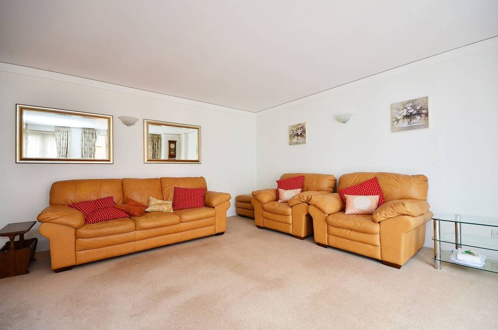 Property photo 3 of 15