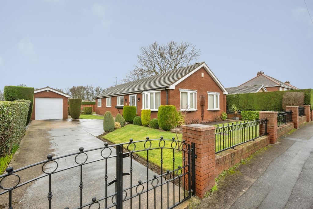 Property photo 1 of 26