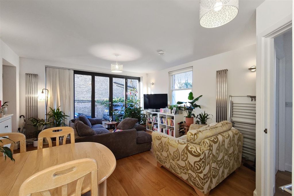 Property photo 1 of 10 1_Kitchen-Reception-0.Jpg