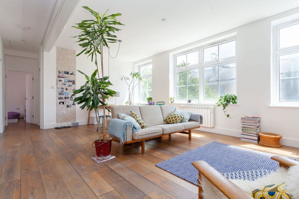 Property photo 2 of 22