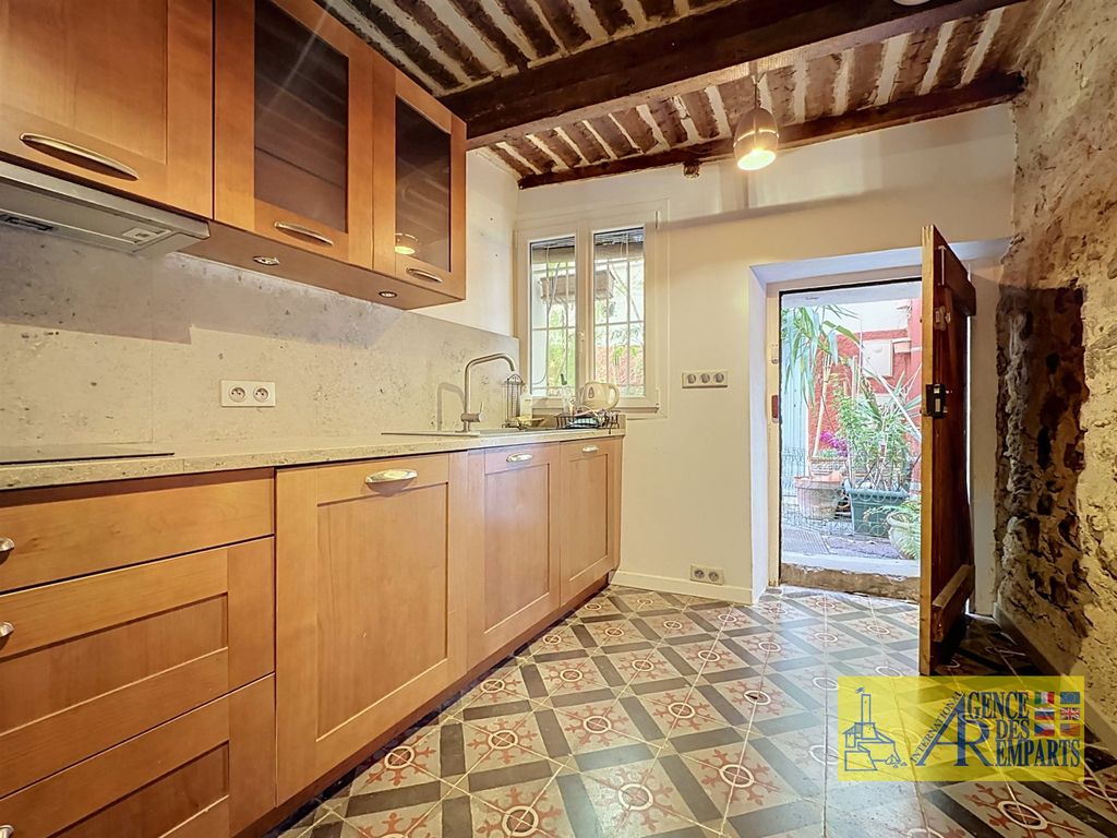 Property photo 1 of 24 Charming 82.95 m2 Apartment In The Heart Of The Old Town