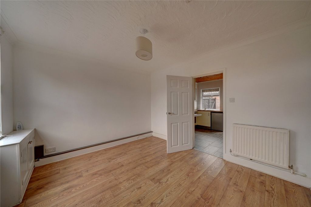 Property photo 3 of 16 Picture No. 17