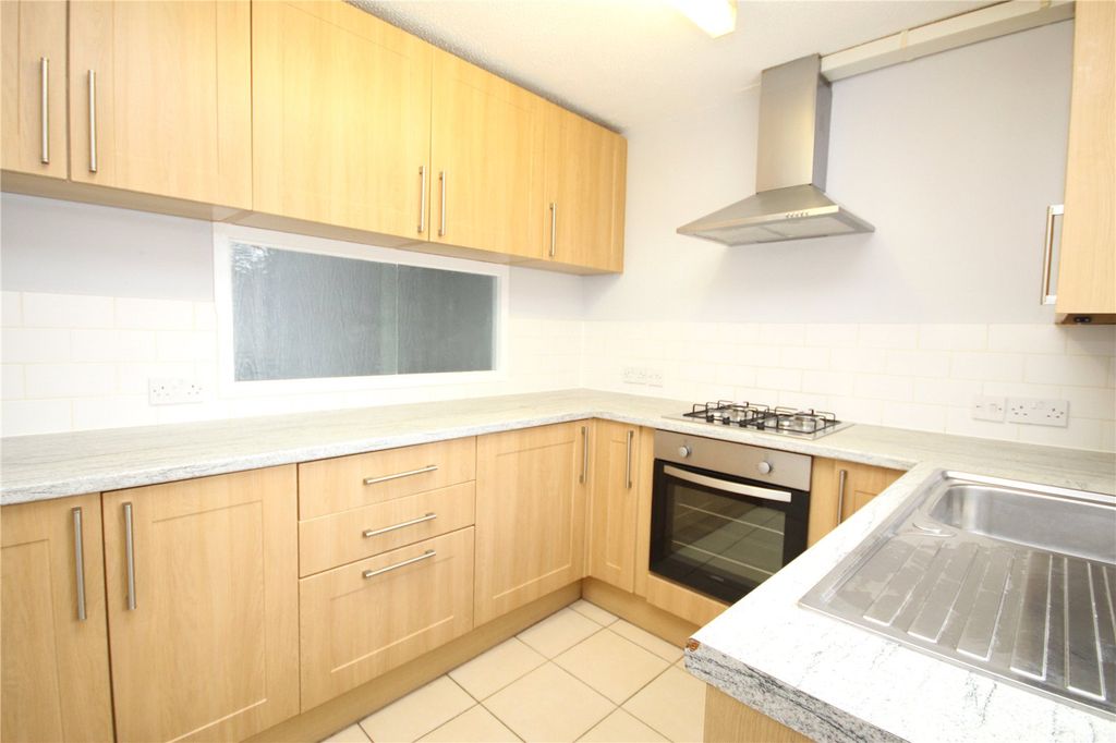 Property photo 2 of 10 Kitchen