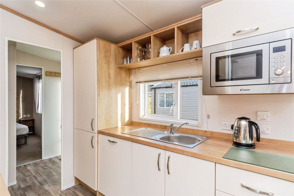 Property photo 3 of 31 Open Plan