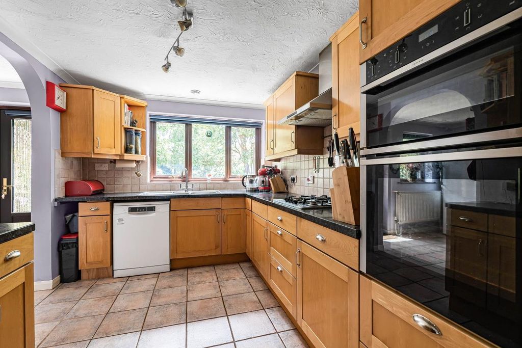 Property photo 2 of 47 23_82765.Jpg