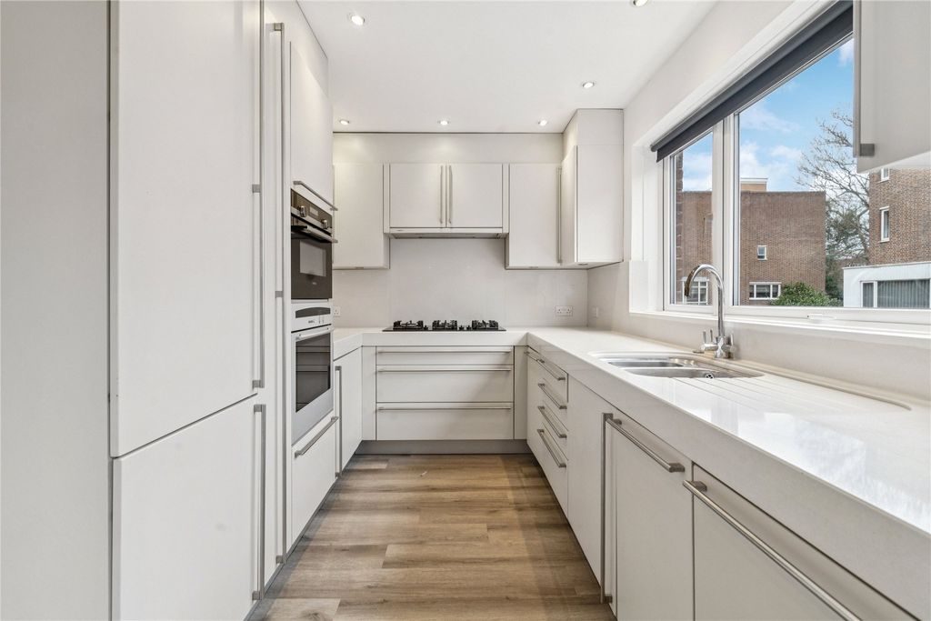 Property photo 3 of 24 Picture No. 08