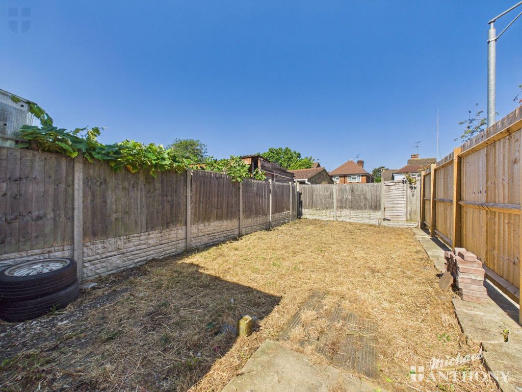 Property photo 3 of 8 Cam03852G0-Pr0745-Still013