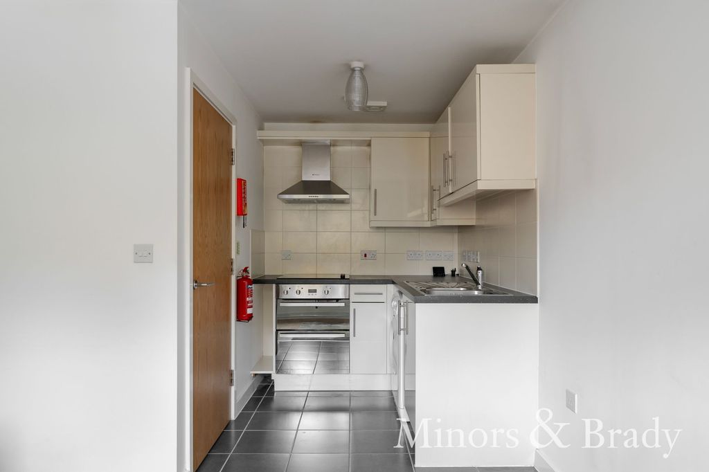 Property photo 3 of 13