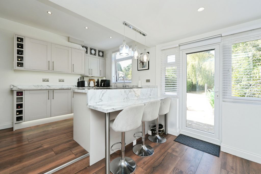 Property photo 2 of 16 Kitchen