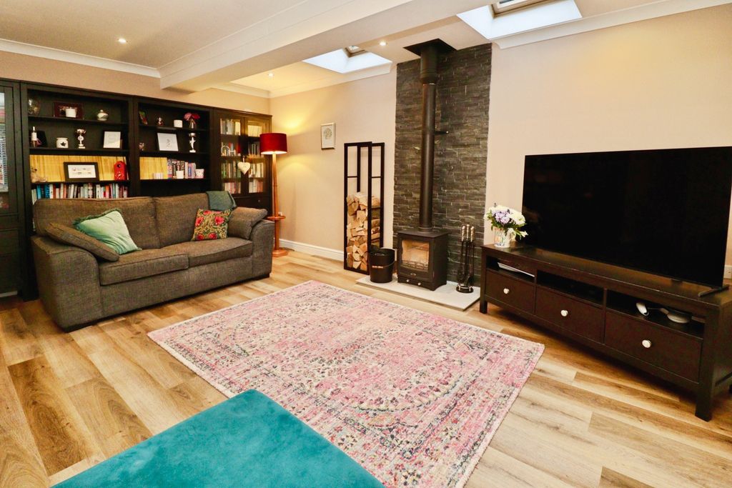 Property photo 3 of 20 10Ba3765-A-4F8F-94B3-21C37Bc058Fb-2805-000000Ca013