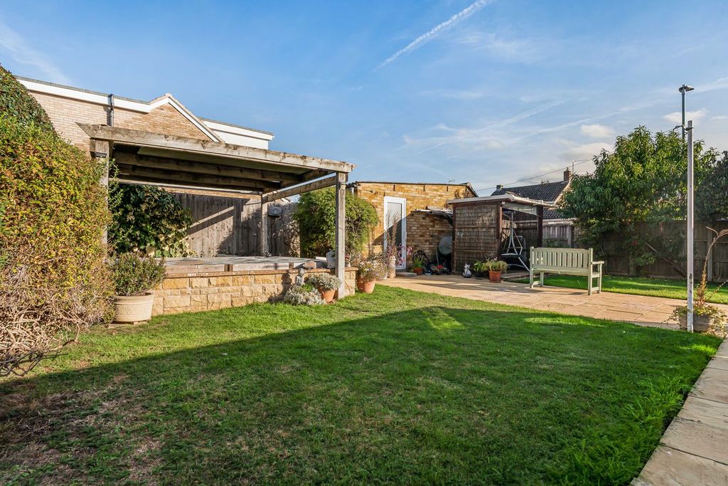 Property photo 2 of 20