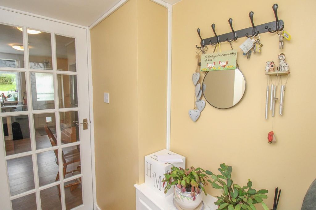 Property photo 2 of 27 Entrance Vestibule.Jpg