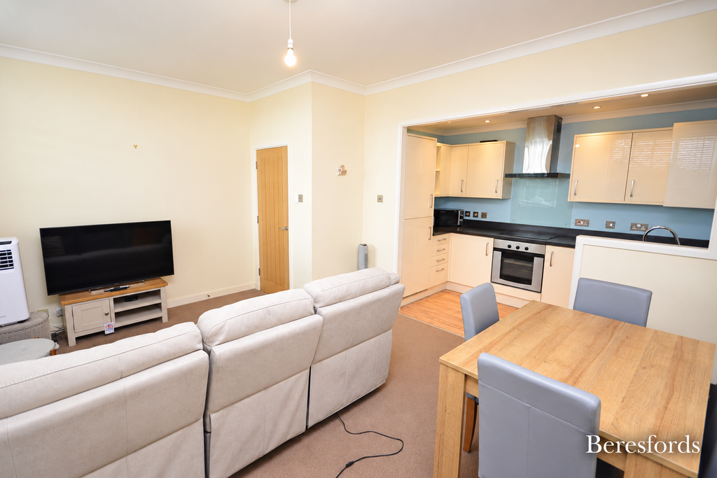 Property photo 2 of 6 Lounge / Kitchen