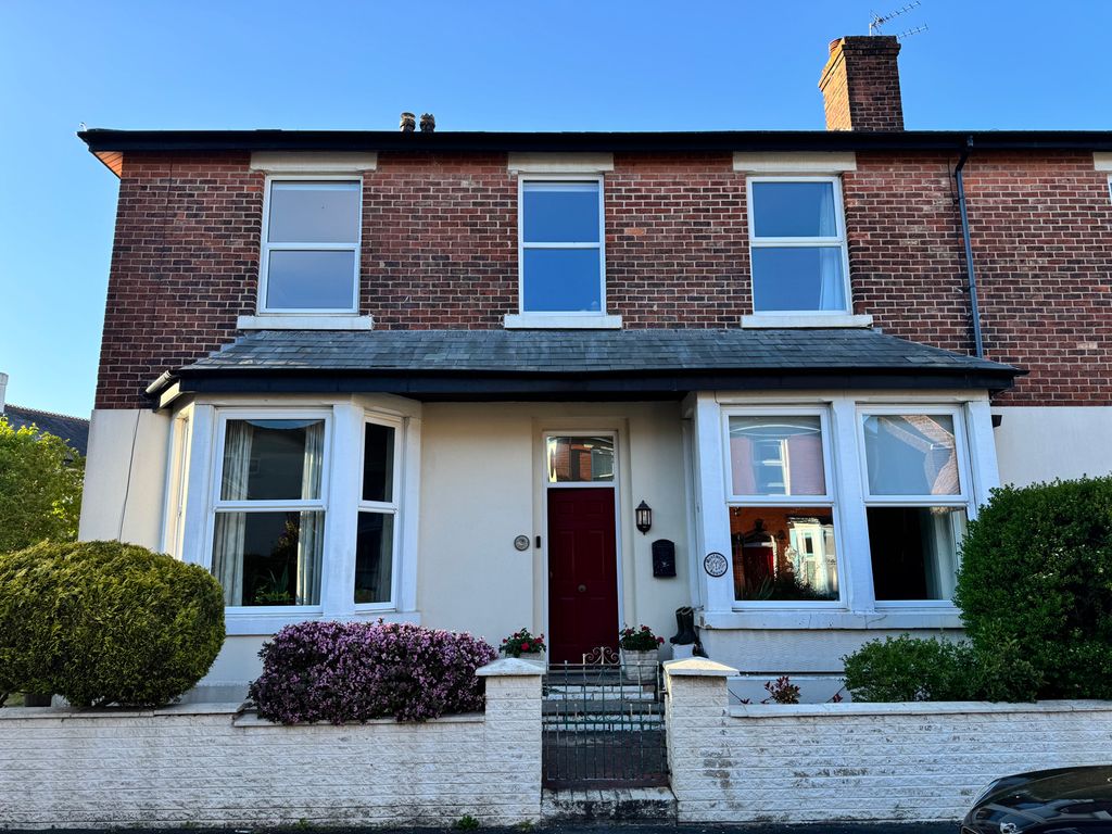 Property photo 3 of 39
