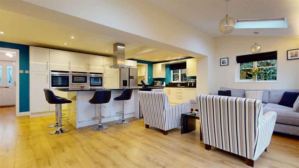 Property photo 3 of 32 01252026_211218.Jpg