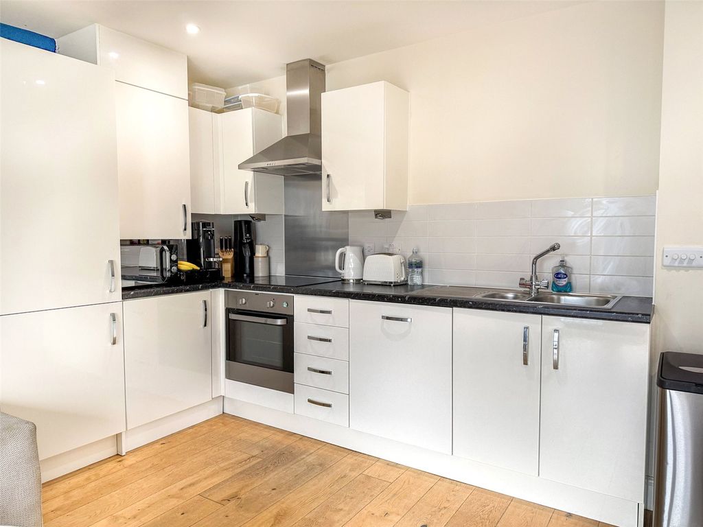 Property photo 3 of 16 Picture No. 25