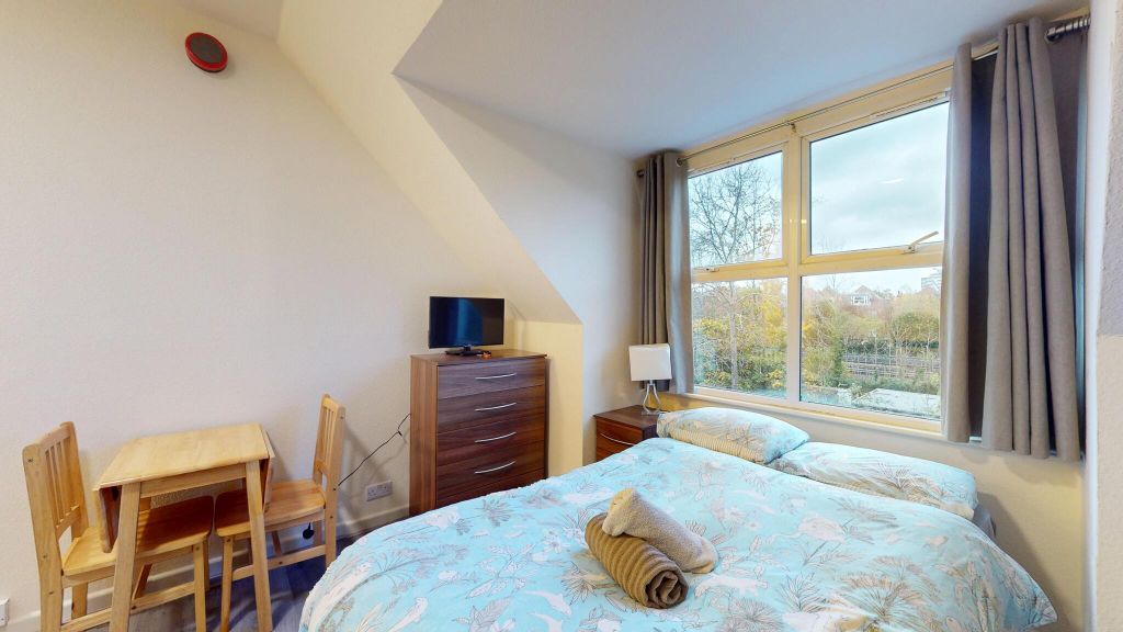 Property photo 1 of 11 Bedroom