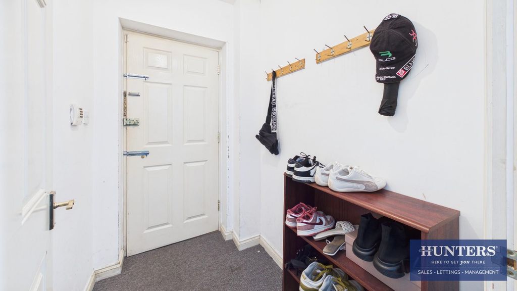 Property photo 2 of 12 Entrance