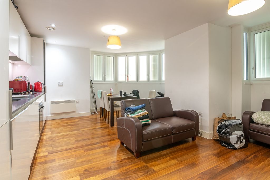 Property photo 2 of 18