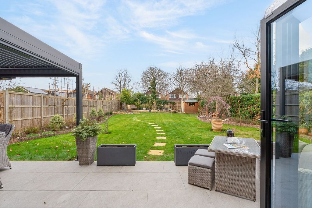 Property photo 3 of 22 Kitchen To Garden