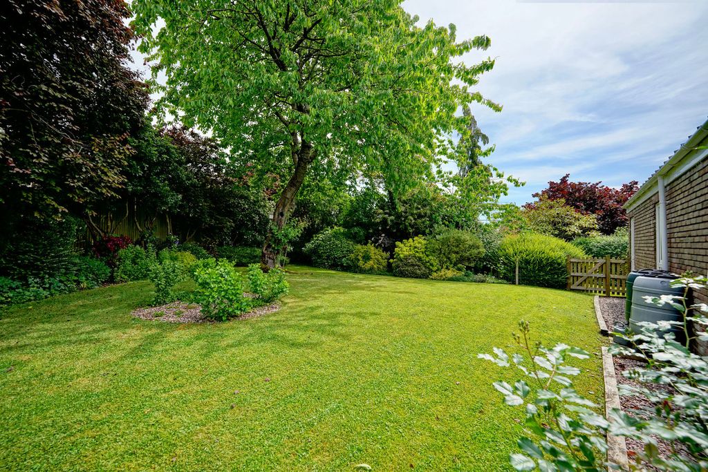 Property photo 3 of 25
