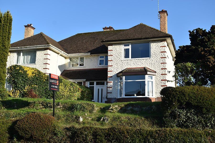 Property photo 1 of 17