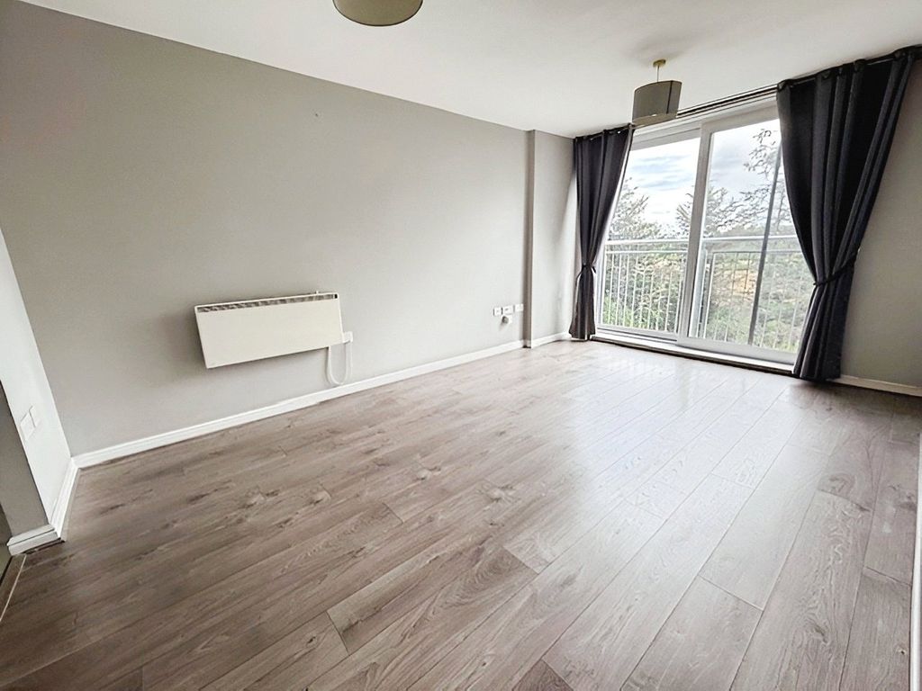 Property photo 1 of 8 Living Room